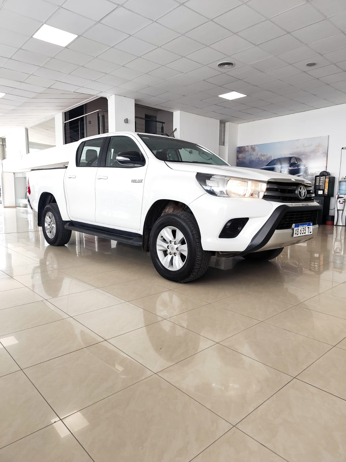 Toyota - HILUX SR  - 4X2 MANUAL - 2017
